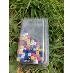 Blister de 100 dés mini couleur aleatoires de 5 mm