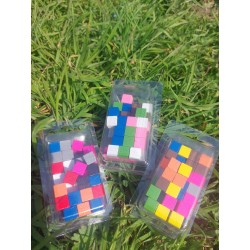 Cube en bois couleurs variées par blister de 40 , 1 cm