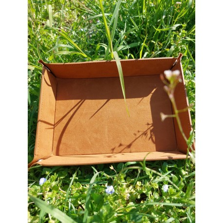 Piste de dés , style cuir noir,interieur marron 21 x 15 cm montée , 27 x20 cm à plat