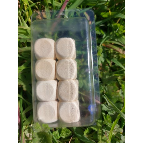 blister de 8 dés bois vierges 16 mm