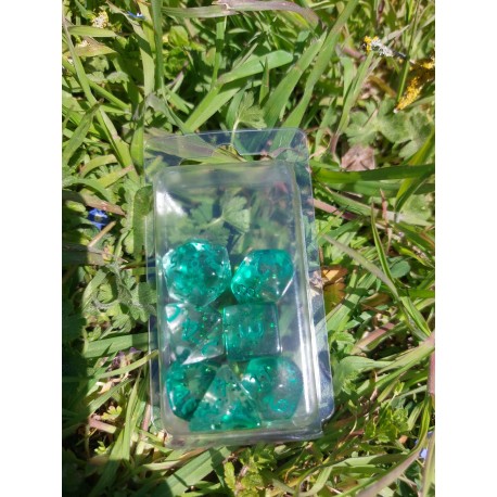 set de 7 dés pearl paillette vert , vert blanc encre verte