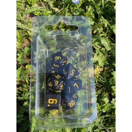 set de 7 dés pearl jeune écriture gothique encre noire