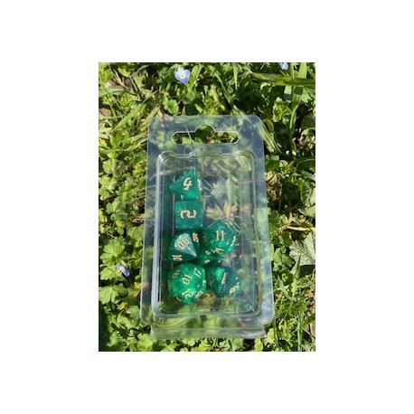 set de 7 dés pailletés blancs écriture gothique encre rouge