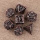 Sets de 7 des creux en métal antique et rouge sang (D4, D6, D8, D10, D%, D12, D20 )