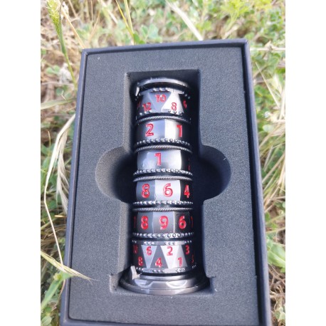 dé rotatif 6 en 1 ,d20 d12 d10 d8 d6 d4 , Métal , couleur noir rouge, type Pagode