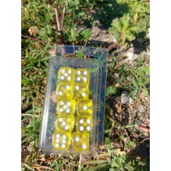 Blister De 10 D6 De 14mm Classiques . Jaunes Translucides