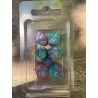 Set de 7 dés pailletés vert glacial et mauves encre dorée