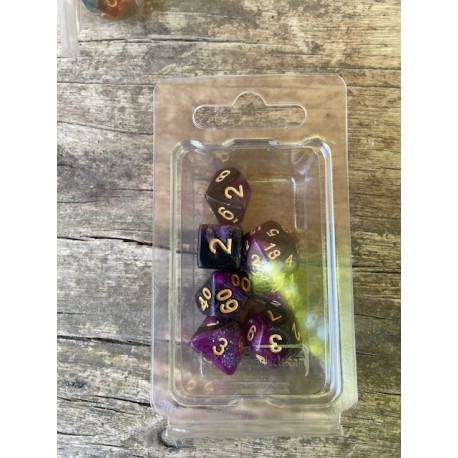 Set de 7 dés pailletés noirs et violets encre dorée