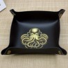 Piste de dés , style cuir noir,motif cthulhu 15 cm montée , 20 cm à plat