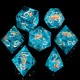 Blister Kit De 7 Des En Resine Avec Poisson Bleu Translucide Centre Liquide A Paillettes Bleues .print Blanc