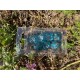 Blister Kit De 7 Des En Resine Avec Poisson Bleu Translucide Centre Liquide A Paillettes Bleues .print Blanc