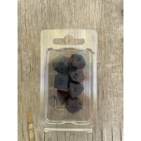 set de 7 dés opaques mat gris anthracite écriture noire