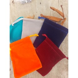 Bourse Velour Couleur Aléatoire 5 Couleurs Differentes 8x7 Cm