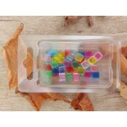 Cube En Plastiques Transparents . Couleurs Variées Par Blister De 50 . 0.8 Cm