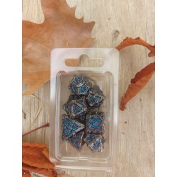 Kit De 7 Dés Métalliques . Motif Deathchains . Teinte Métal Sombre .bleu Scintillant