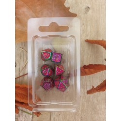 Kit De 7 Dés Métalliques Rétros Classiques Multicolore étincelant Fond Rose