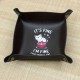 Piste De Dés . Style Cuir Noir.motif Cat I M Fine 15 Cm Montée . 20 Cm à Plat