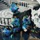 Blister De 7 Dés . Résine Bleu & Noir Translucide .paillettes Argentées . Print Doré