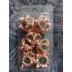 Kit De 7 Dés Métalliques Type Minéral Couleur Cuivre . Fond Vert